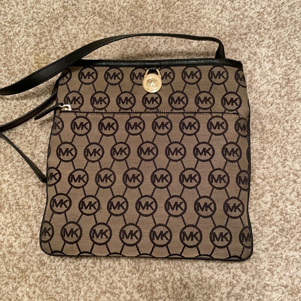 MK cross body